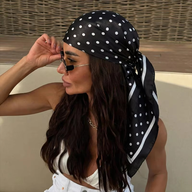 2026 Nuovo Foulard Quadrato a  - Face Scarf Mask recensione e prezzo