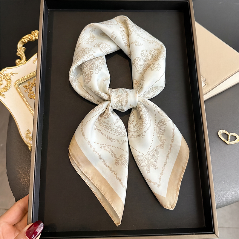 Foulard Quadrato Vintage Beige - Scarf Silk Square recensione e prezzo